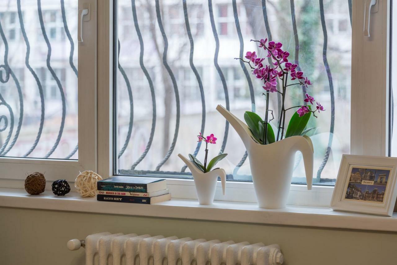 Central Stylish & Cozy One Bedroom Apartment - Adela Accommodation - Ideal For Long Stays Бухарест Экстерьер фото